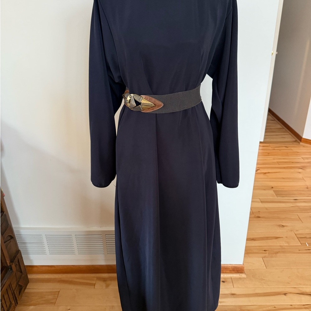 Minimalist long sleeve, pockets dress- black - Picture 4 of 12